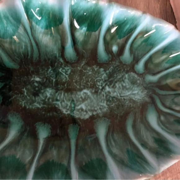 Vintage  Blue Mountain Pottery Ruffle Bowl - Picture 5 of 11